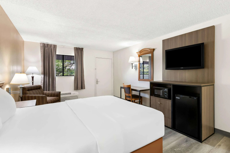 Quality Inn photo 8