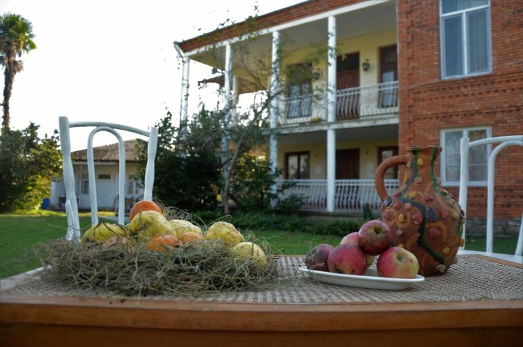 Standard Quadruple room with garden view