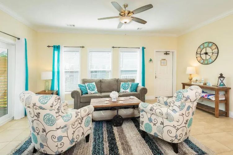 1 Beautiful 4 Bed 3 Bath Pool Home w Free Dock