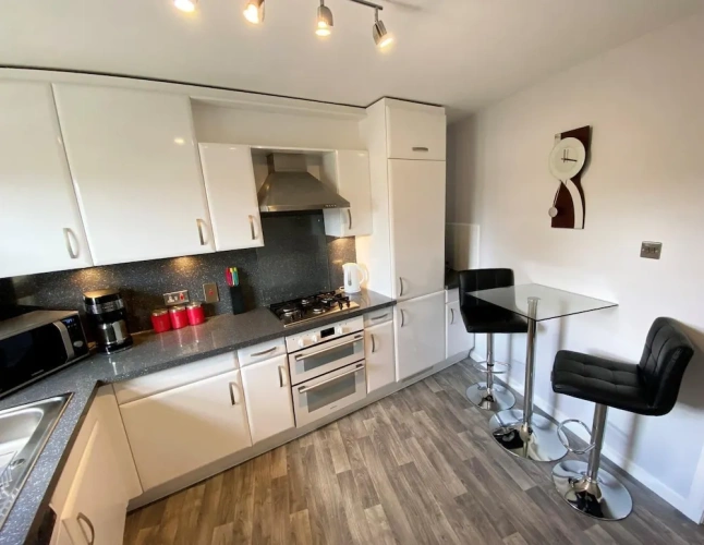 2 Bedrooms Apartment