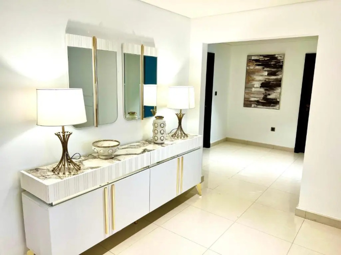 Spacious 4 bd and 2 bd apartments with amazing Sea view