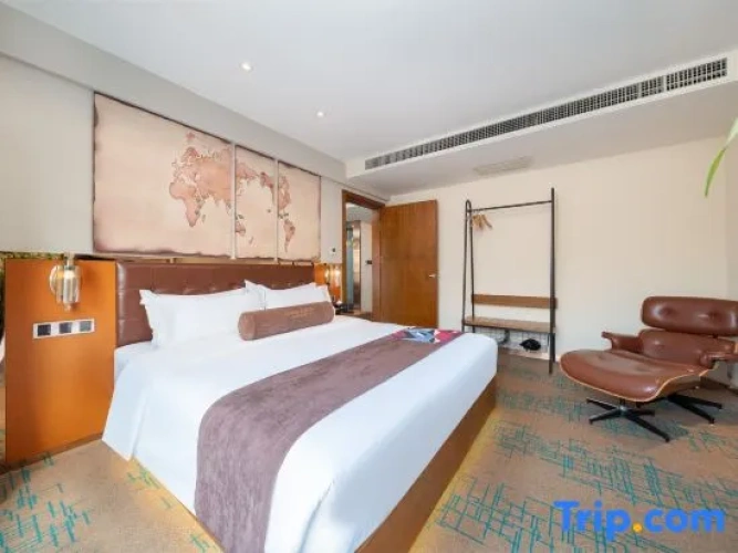 Business Quadruple Suite