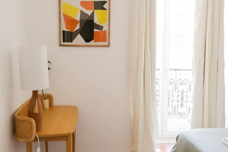 President Pais Apartment