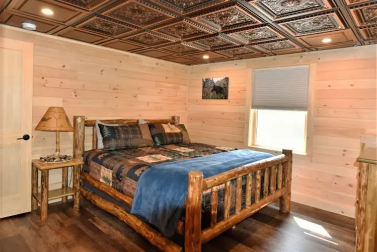 Back Lake Lodges Eagles Nest