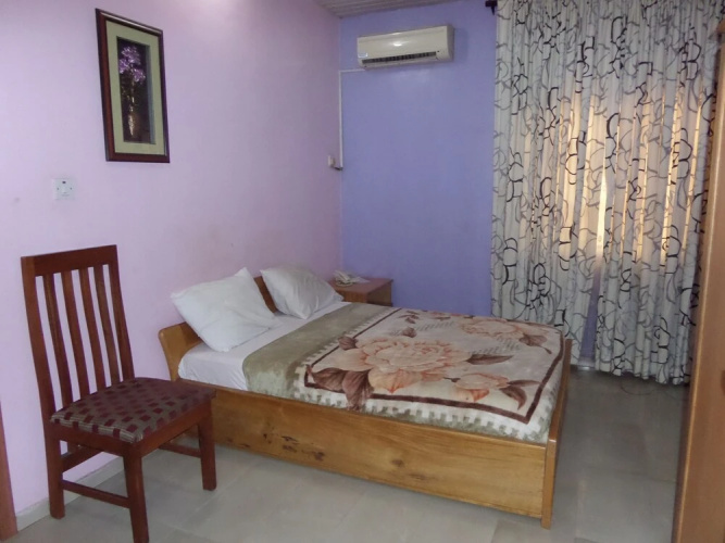 Bakis Continental Hotel