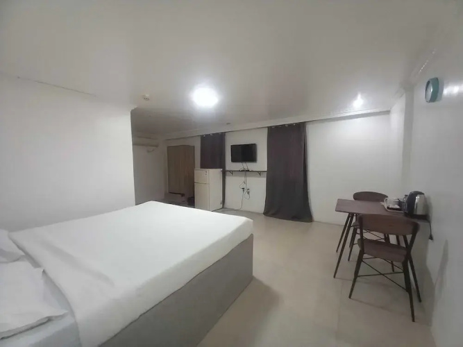 OYO 1141 Healing Condo Hotel