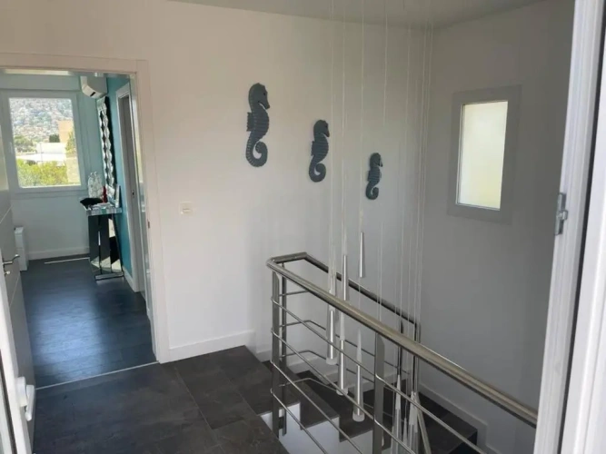 4 Bedrooms Cottage