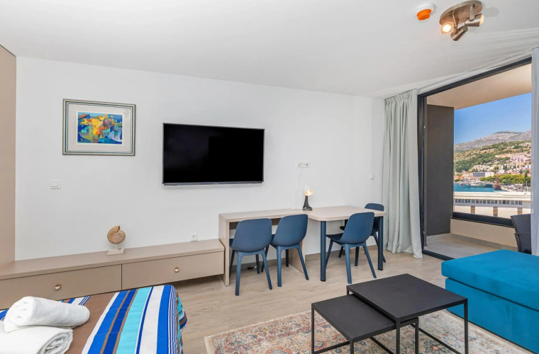 Grazel lovely studio by Irundo