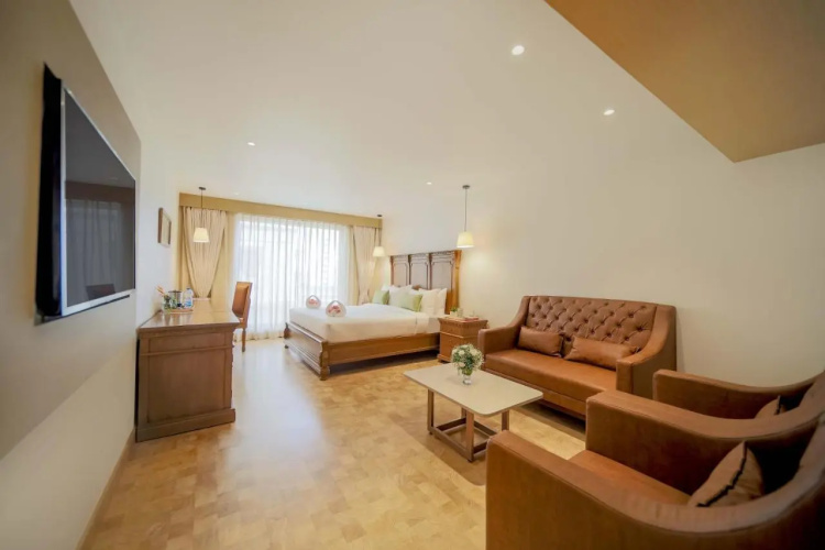 Jade Suites - Luxury Boutique Hotel