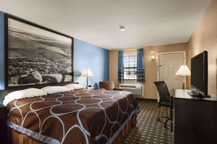 Super 8 By Wyndham Henryetta