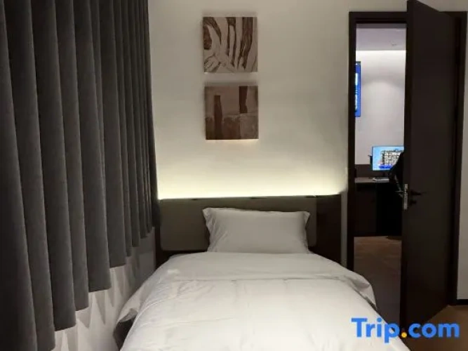 Deluxe Quintuple Suite