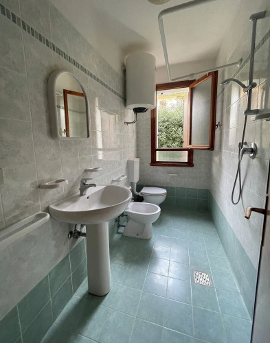 Accommodation With Shared Garden Close to the sea