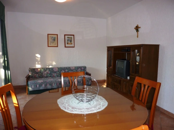 1 Bedroom Apartment with balcony and with garden view