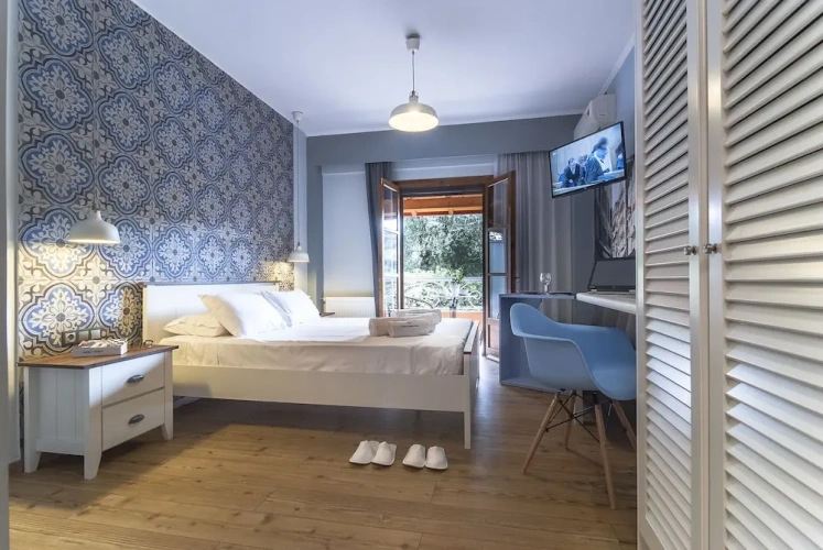 Grand Double Apartment with garden view