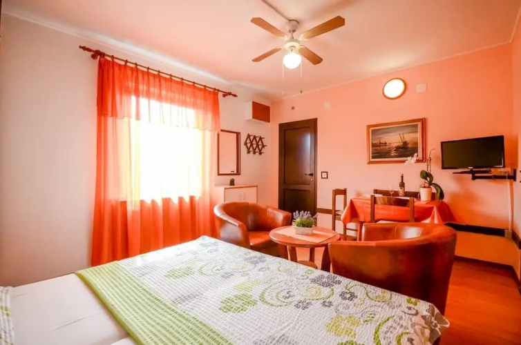 Apartments Zrinka