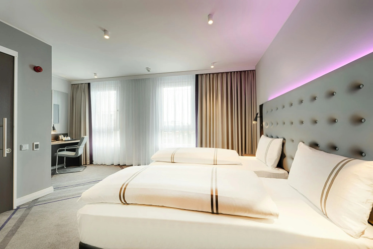 Premier Inn Hamburg City Klostertor photo 8