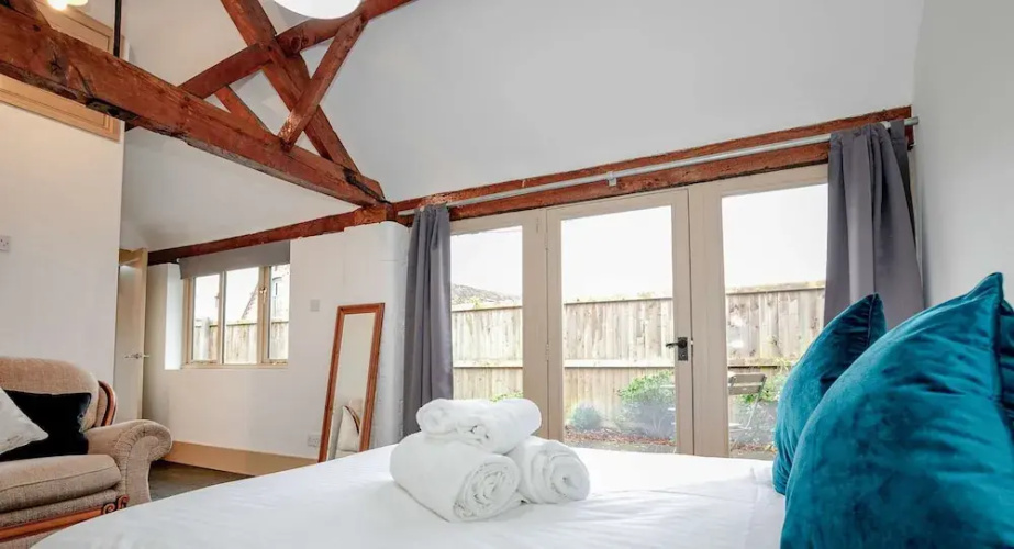 Host Stay Snodsbury Barn