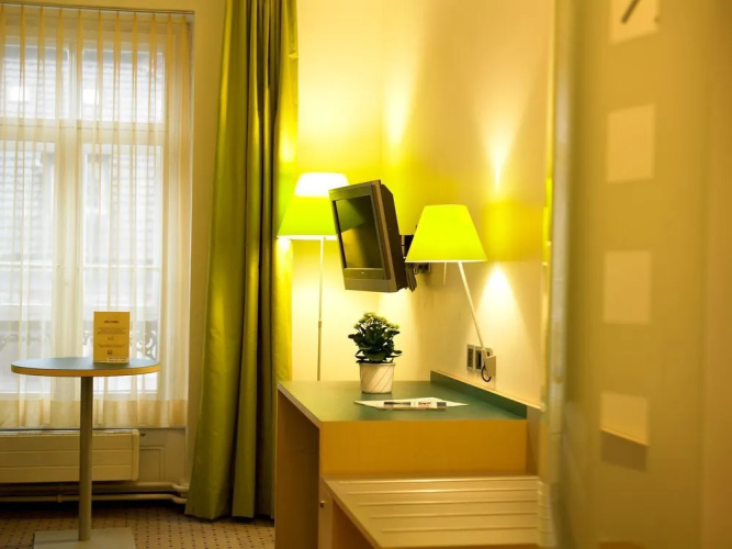 BLUME. - Baden Hotel & Restaurant