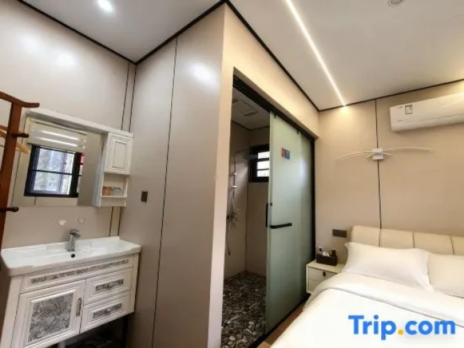 2 Bedrooms Suite
