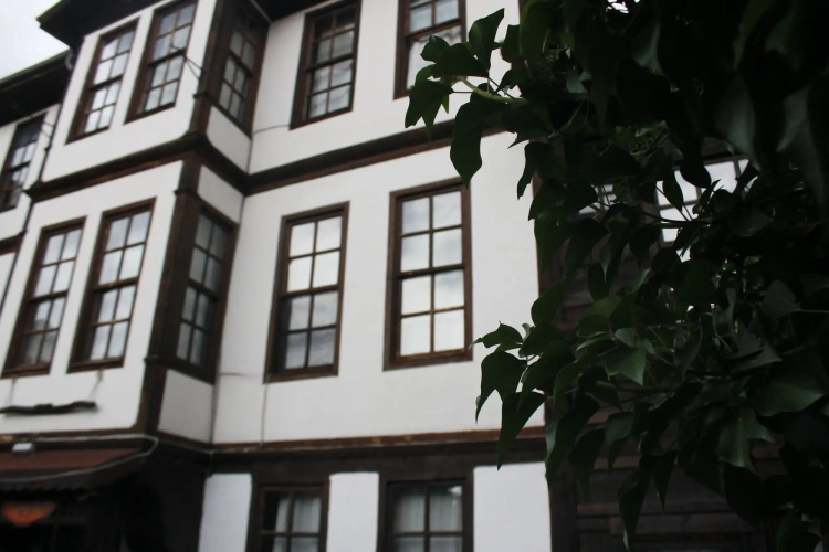 Toprakçiler Mansion