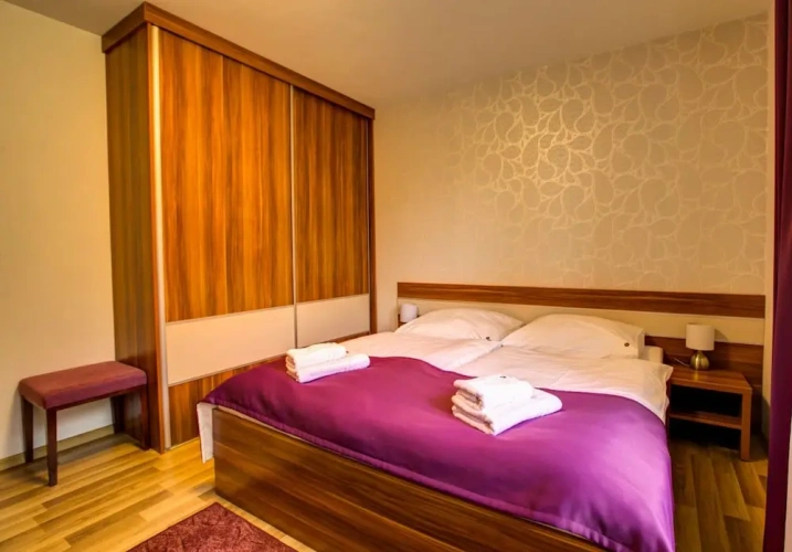 2 Bedrooms Deluxe Suite with land view