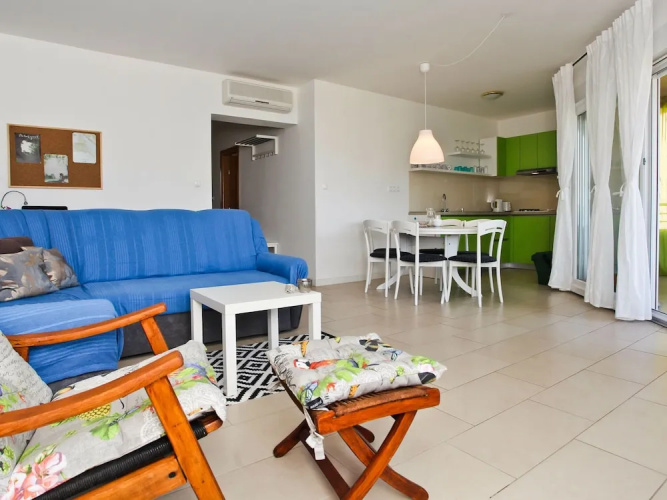 Spacious Apartment With Covered Terrace & Sea View
