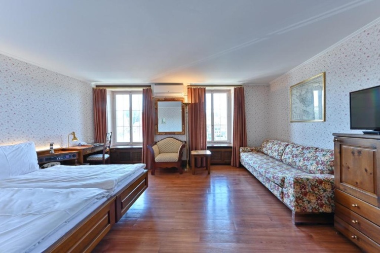 Classic Triple room