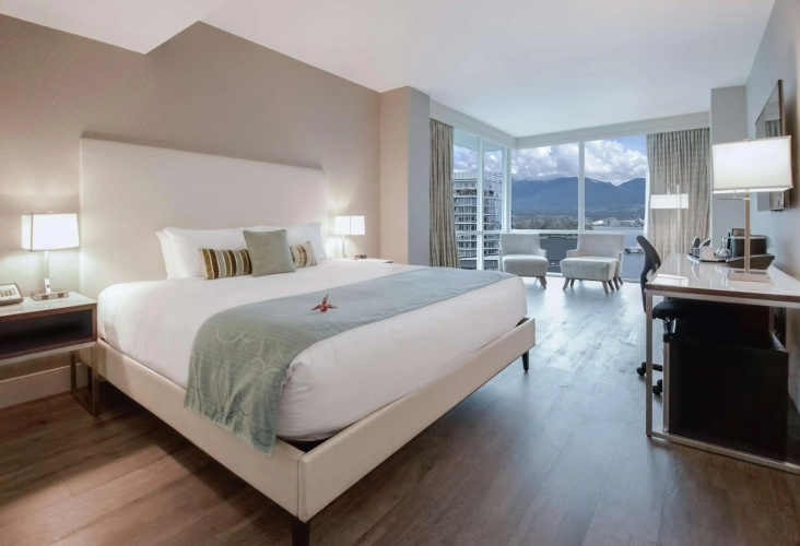 Coast Coal Harbour Vancouver Hotel by APA