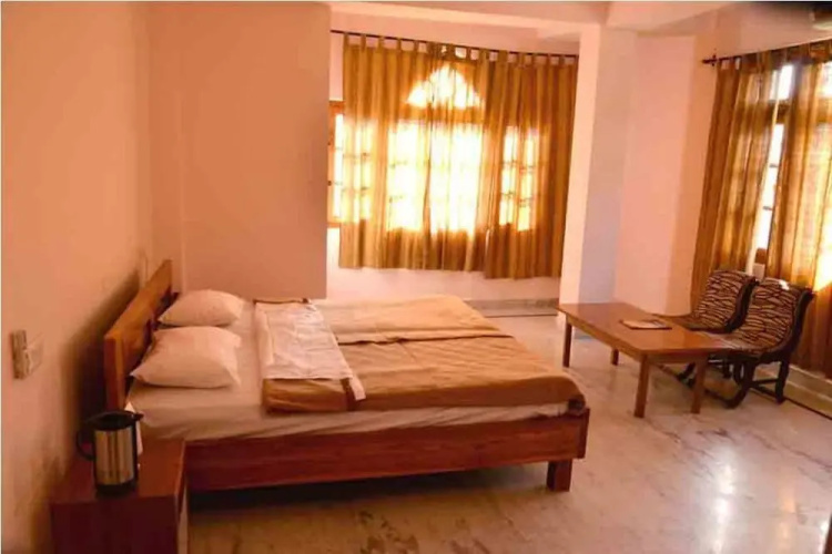 Hotel Atul Regency