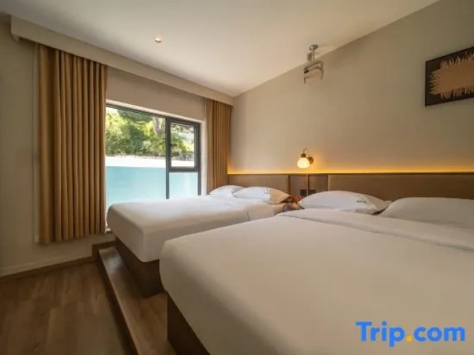 Deluxe Twin Family room with sunset view