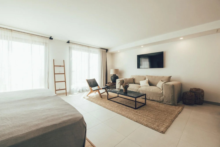 Cala Lanuza Suites