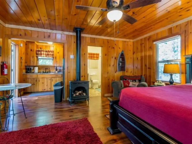 Knotty Pines Cabins
