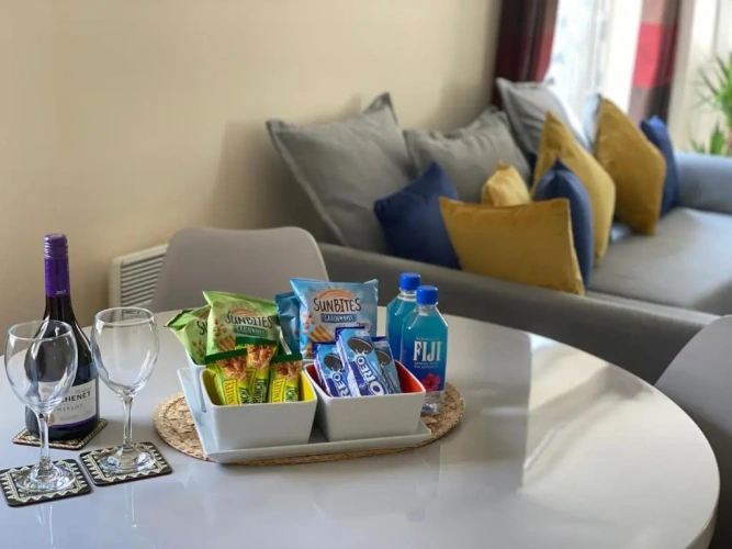 2 Bedrooms Apartment