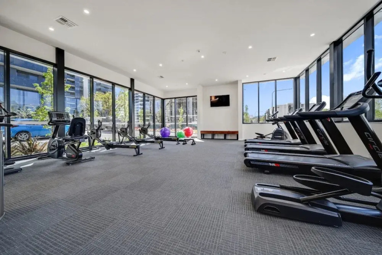 Chic 1-bed With Sophisticated Decor,