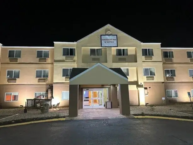 Freedom Inn & Suites