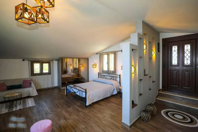 Alexander Suite Home