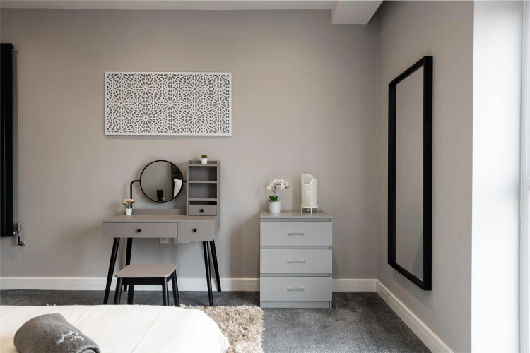 Wonderful Top-floor Apartment