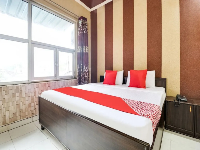 Oyo 46131 Hotel Arora