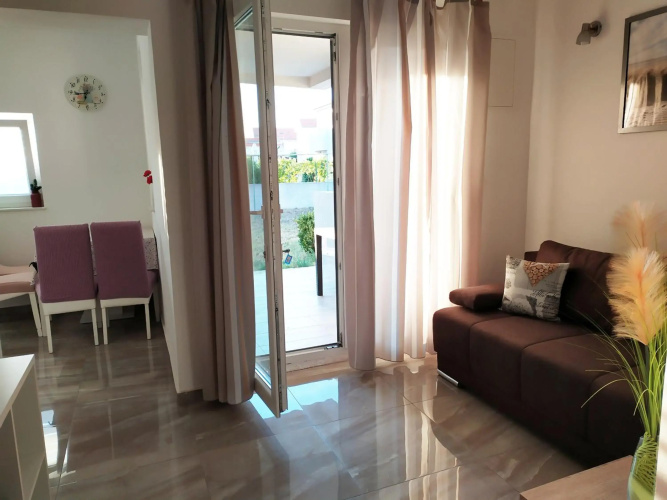Apartmani Mira