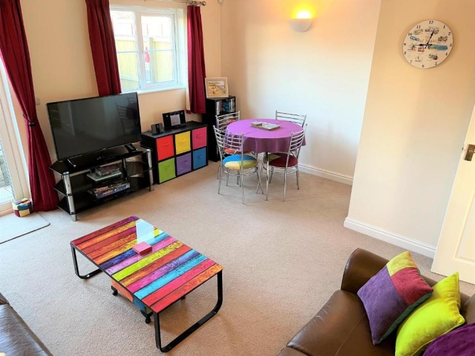 3 Bedrooms Cottage
