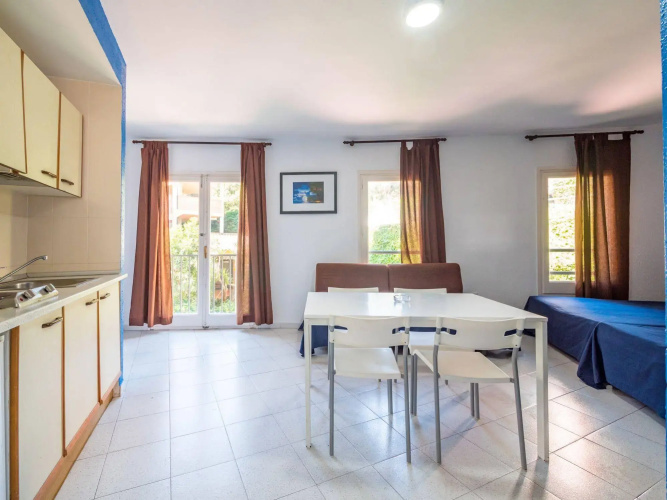 Apartaments AR Monjardí