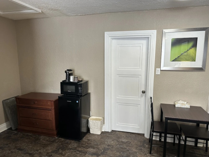 Champlain Motor Inn