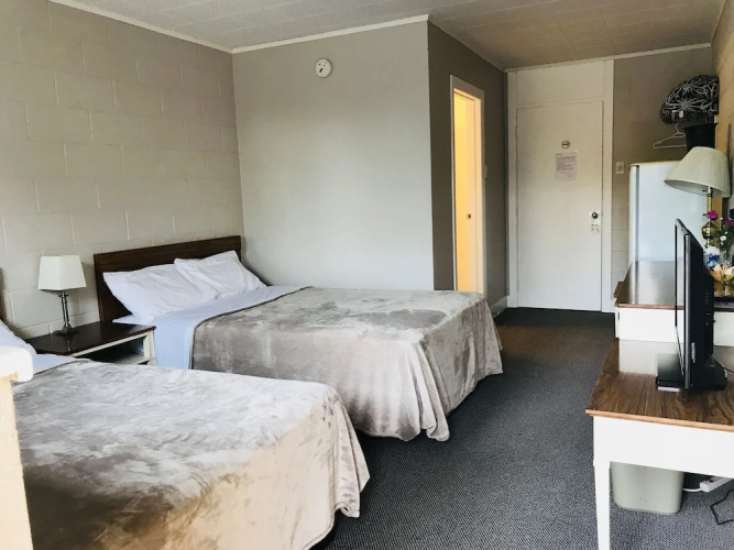 Manitou Motor Inn