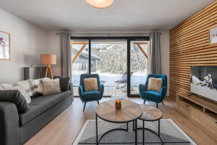 3 Bedrooms Quadruple Apartment