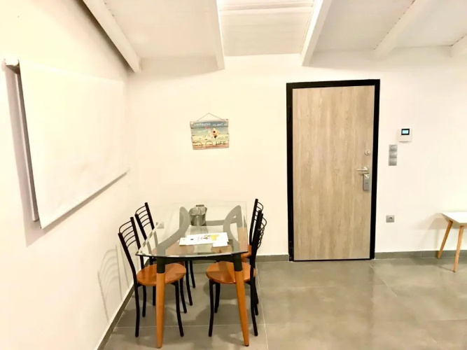RIQIONIAN House