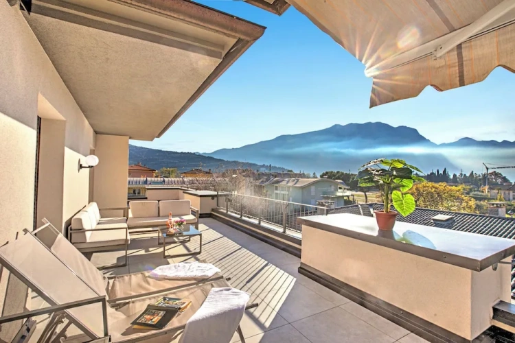 Family Apartment with lake view