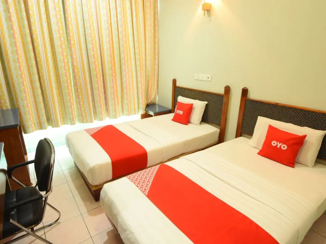 OYO 89642 Highway Inn