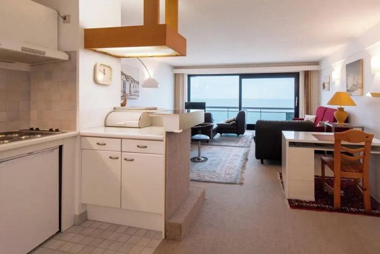 Apartment in Middelkerke With Sea View