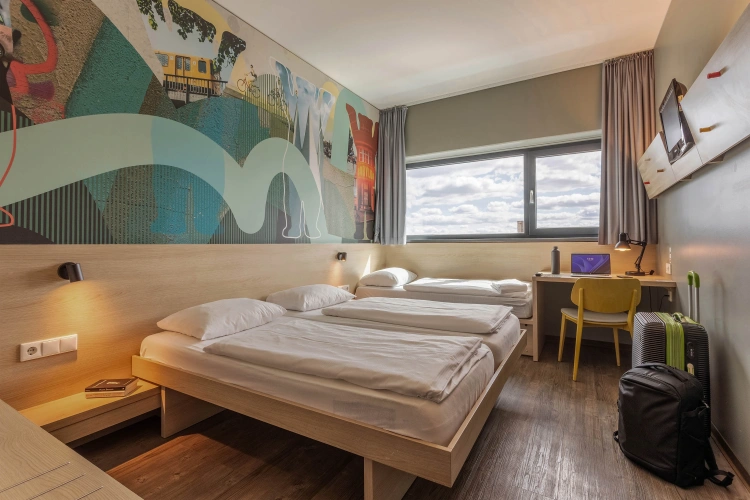 Standard Triple room