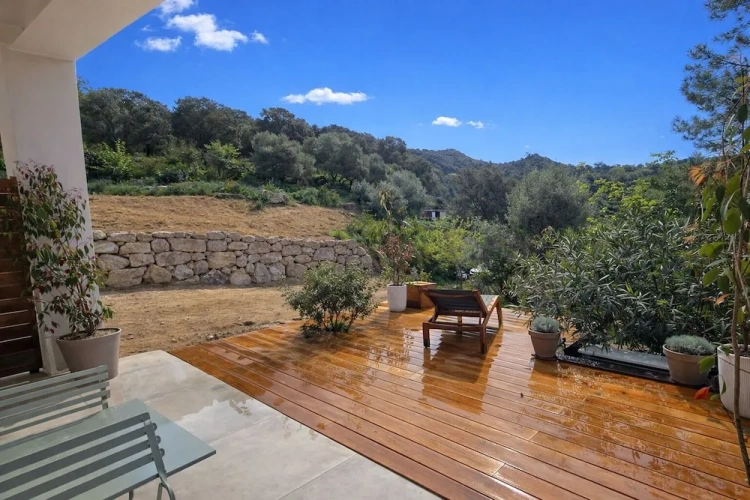 2 Bedrooms Family Suite with mountain view